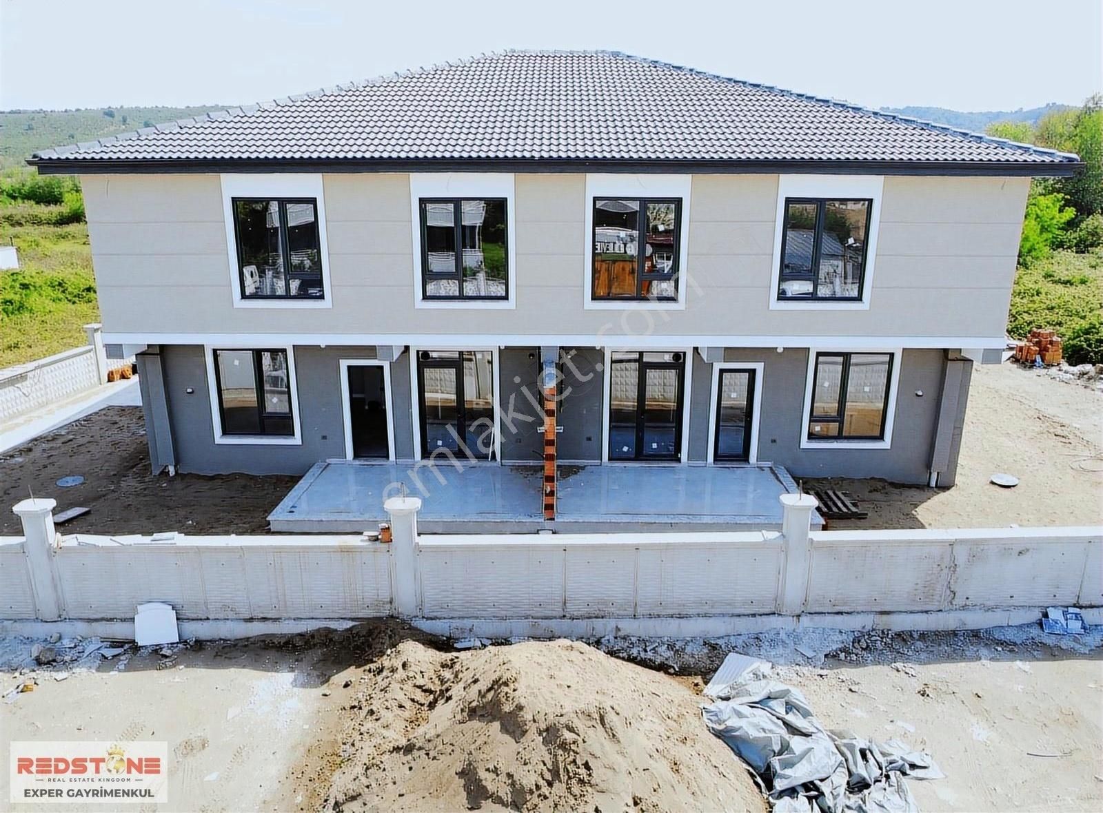 Sıfır Lüks Villa,3+1, Ayrı Mutfaklı, Kış Bahçeli,bahçe Kullanımı