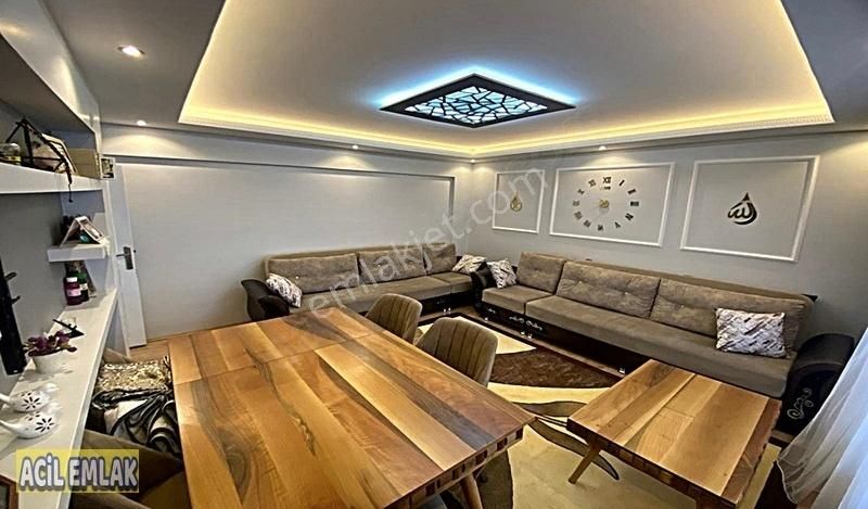 Kalbur Caddesinde Kat Konumunda Lüks Yapılı Asansörlü