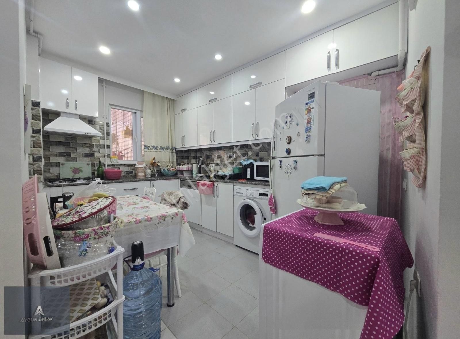 Soğuksu'da 2+1 85m2 Ayrı Mutfak Eşyalı Satılık Giriş Daire