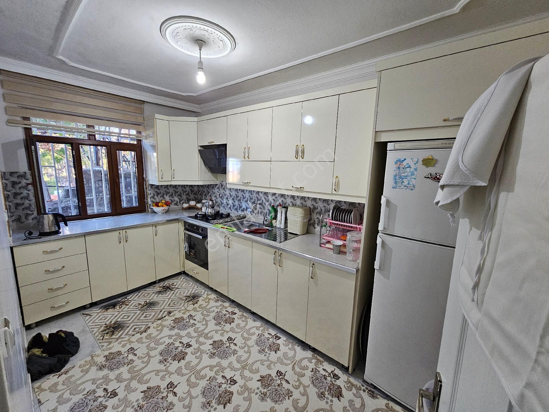 Seyrantepe De Satılık Müstakil Barış İmarlı Ev