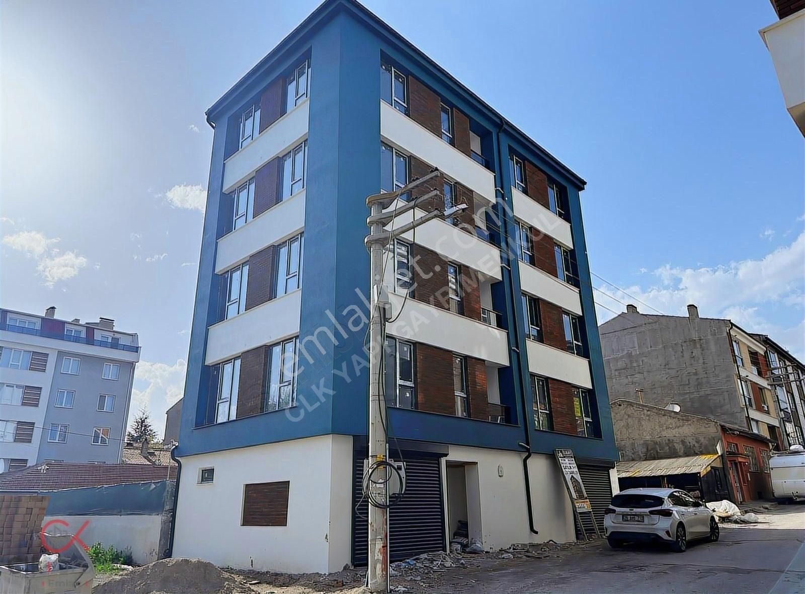 Clk Gm'den Çamlıca Mah. Birlik Cad. 1+1 Asansörlü Sıfır Daire