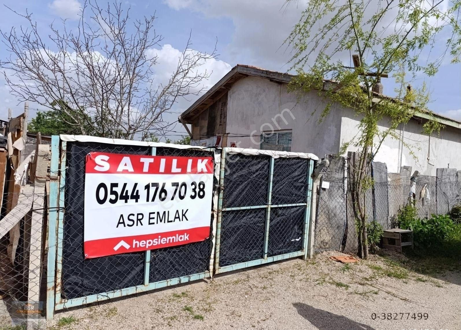 Konya Meram Karahüyük Satılık Bahçe Evi Akdes Sokakta Bulunan 500 M² Bahçe