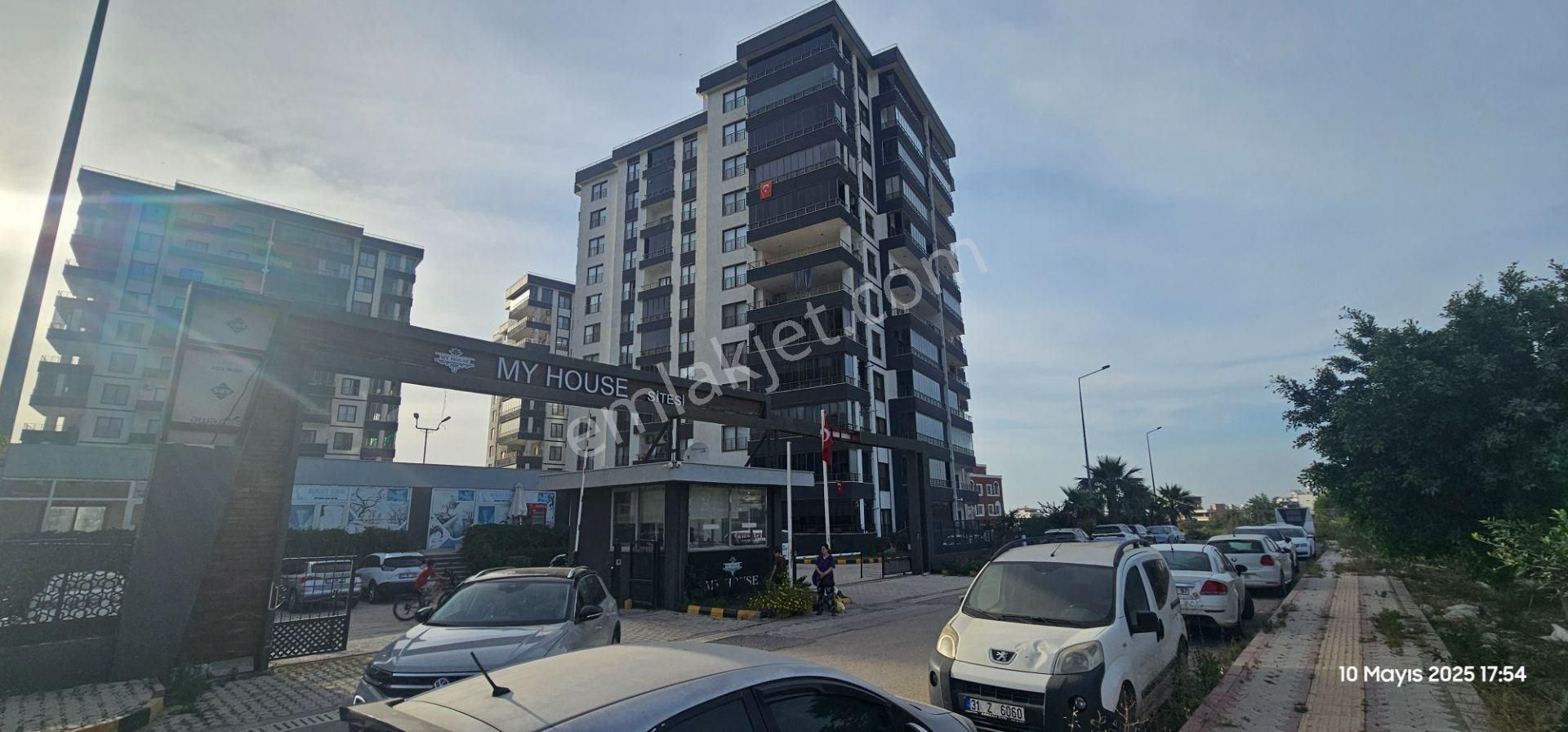 Akg'den Nardüzü My House Sitesinde Deniz Manzaralı Satılık 3+1 Ev