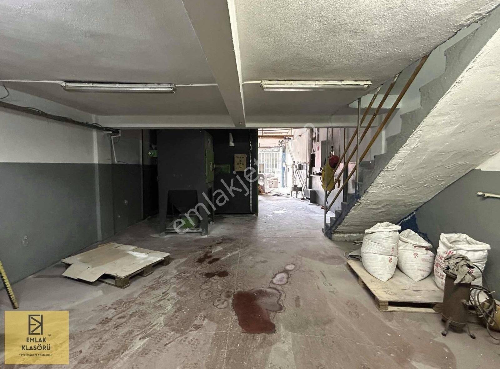 Merkez Artvin Sanayide Müstakil Tapulu 220 M3 3 Kat İş Yeri - Görsel 8