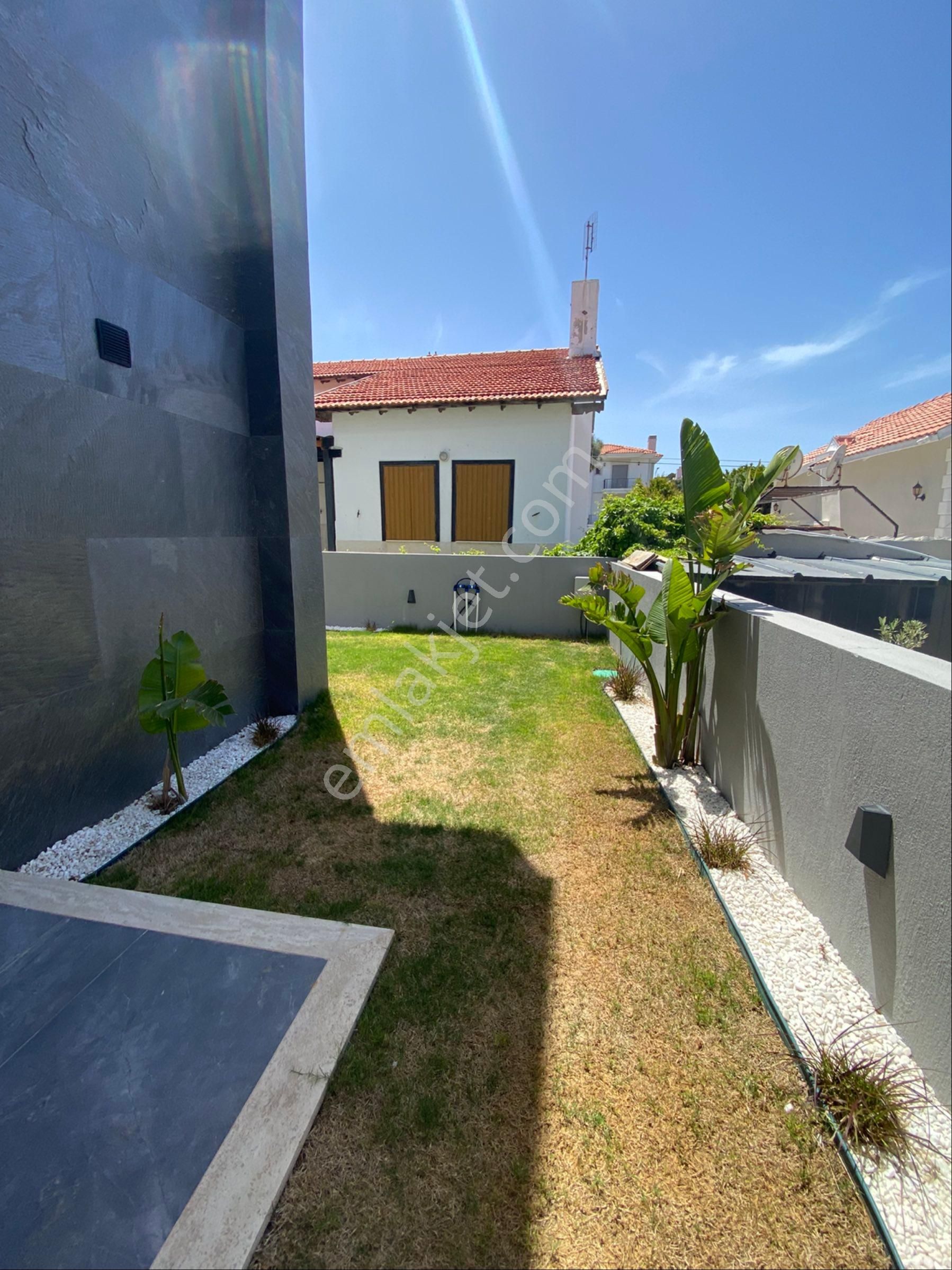 Alya Gayrimenkul’den Çeşme Şifne’de Tek Müstakil Havuzlu Satılık 3+1 Lüks Villa - Görsel 3