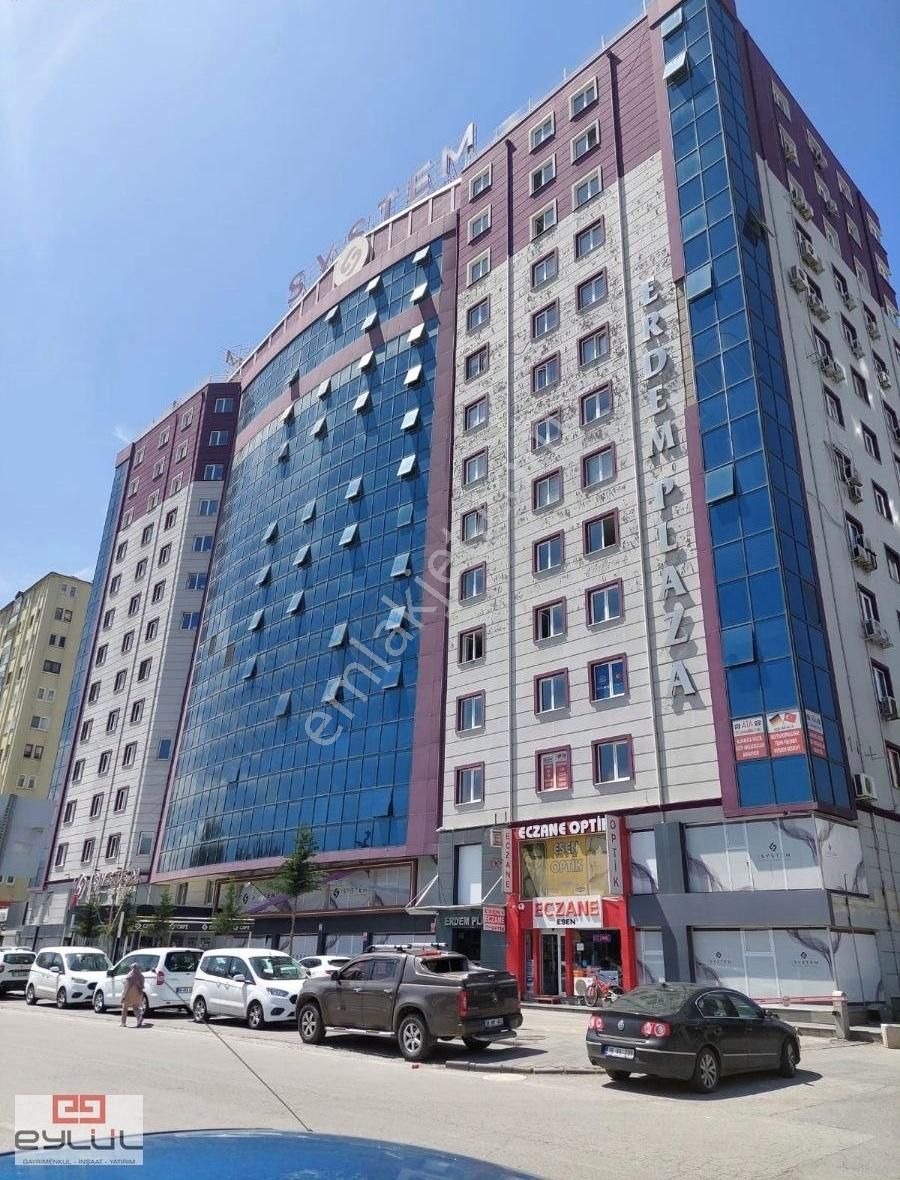 Şehir Merkezinde, Erdem Plazada Park Cepheli Satılık Ofis.