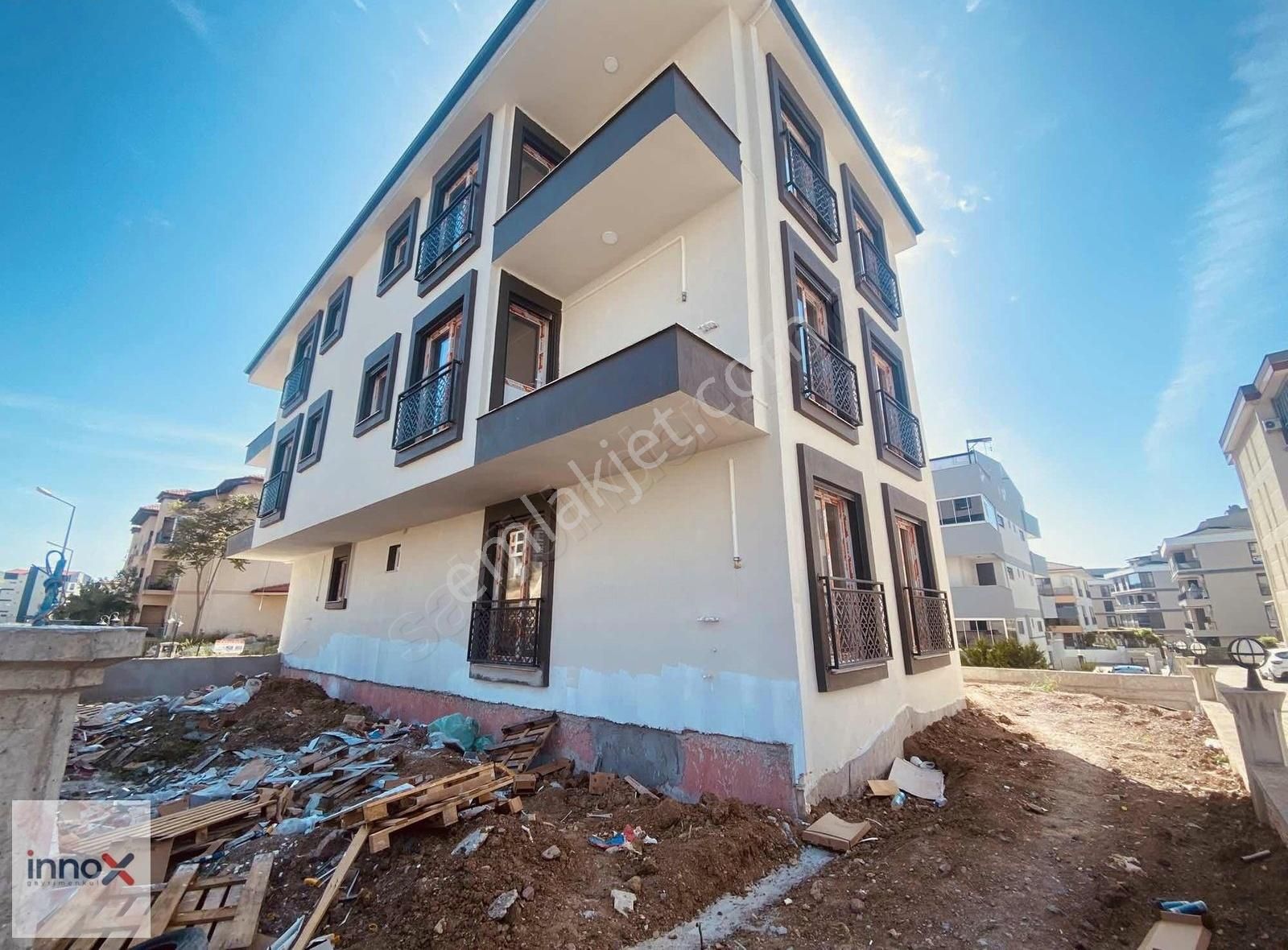 Seferihisar Camiikebir De Satılık 1+1 Daire İnnox'tan