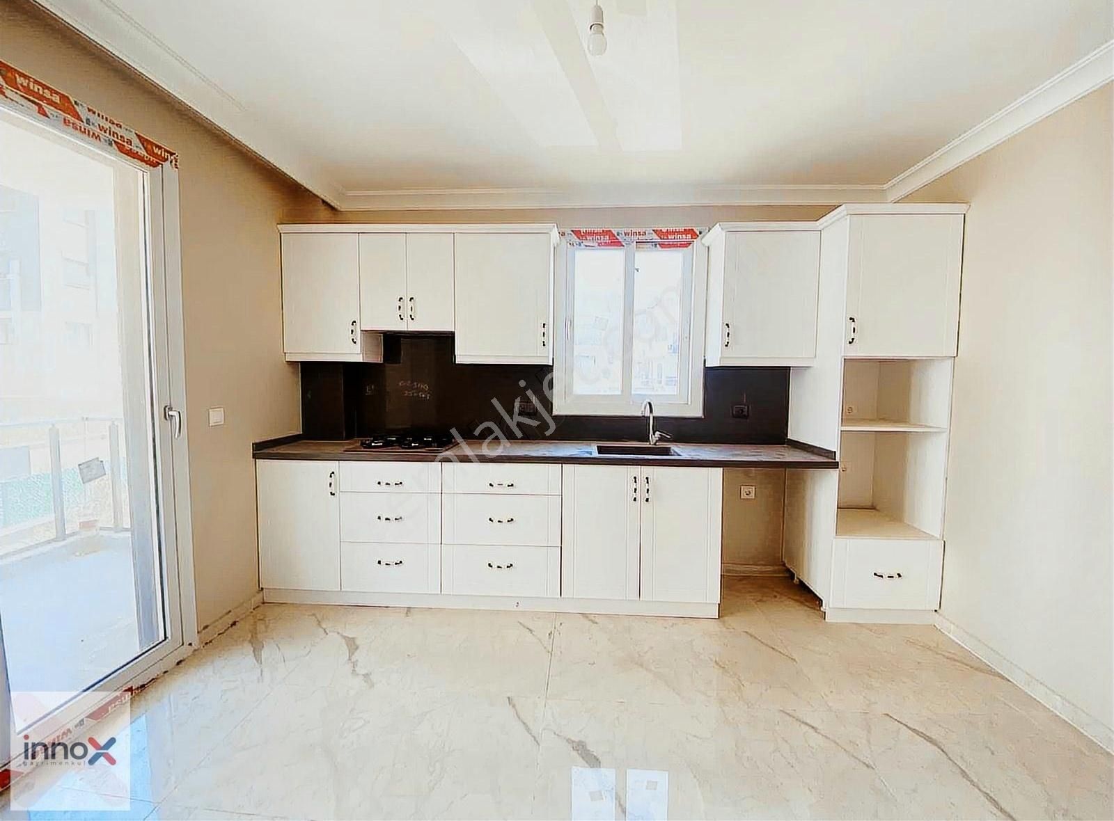 Seferihisar Camikebir De Havuzlu Site İçerisinde Satılık 3+1