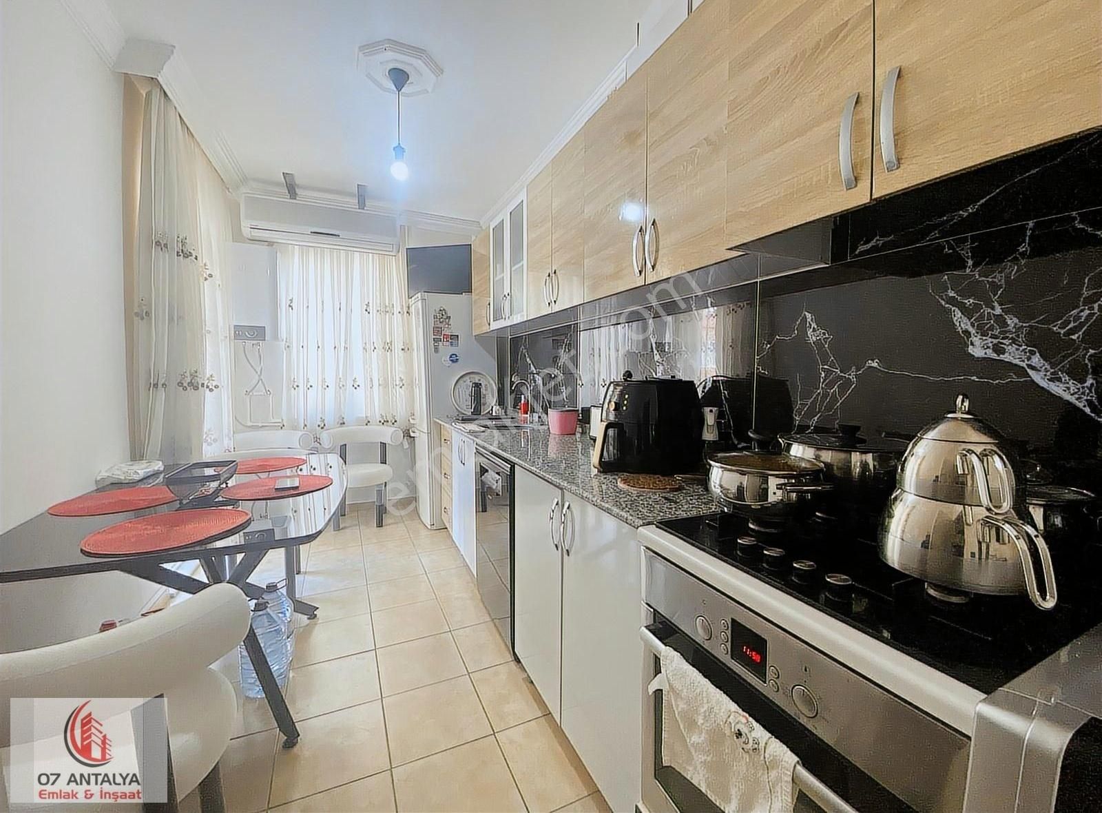 Tranvay Dibinde Kuzeyyakada Arakatta 105m2 Masrafsız 2+1