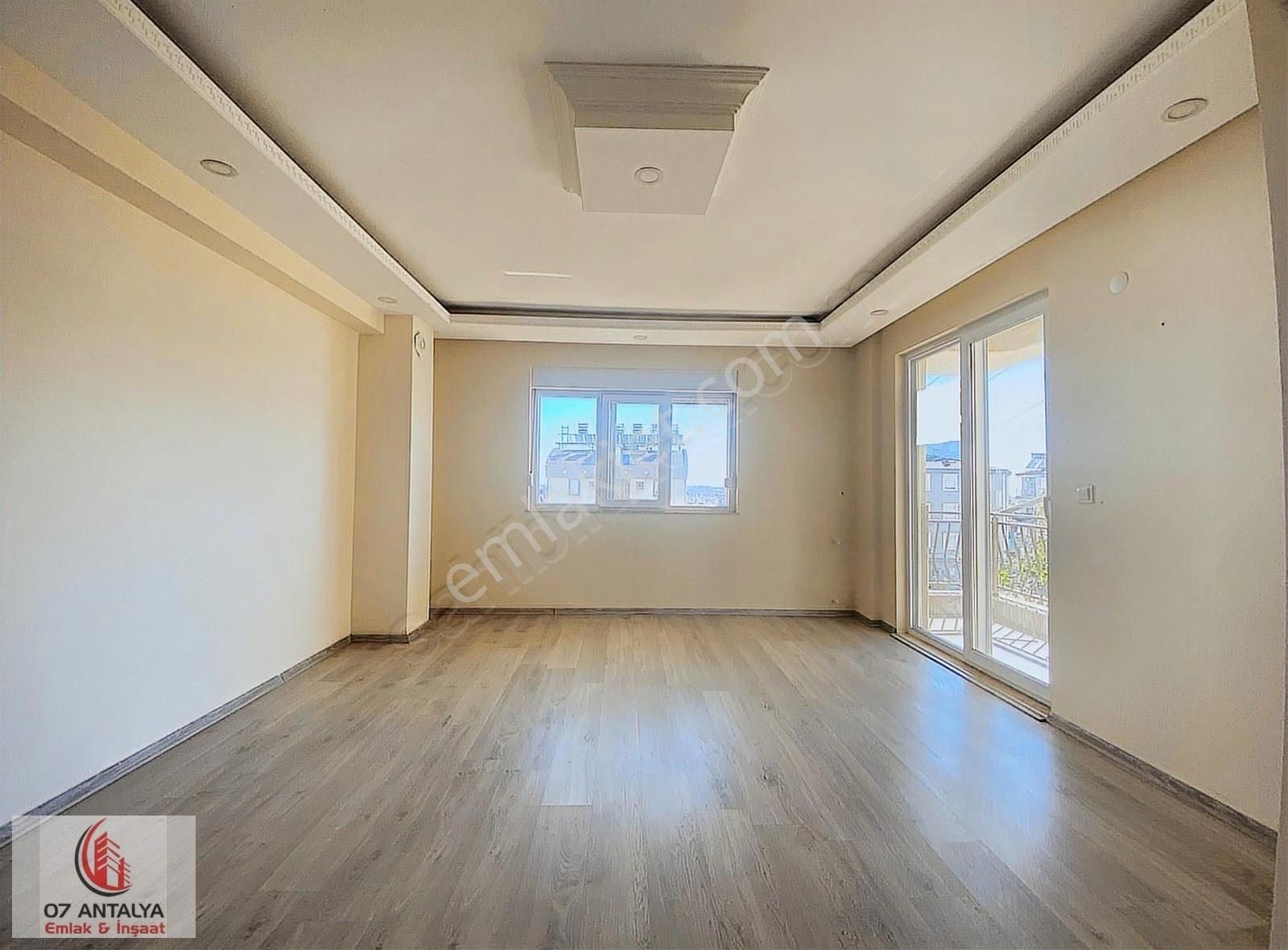 Kütükçüde Deniz Manzaralı 4+1 180m2 Masrafsız Sıfır Ayarında