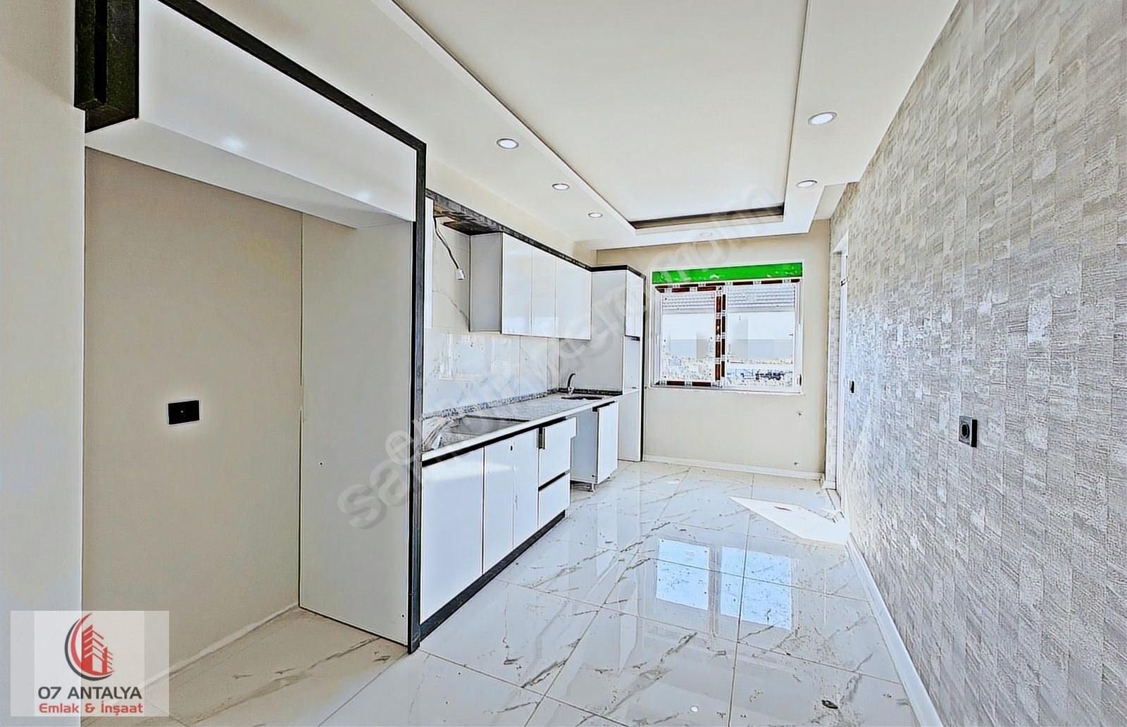 Ayanoğlu Mah. Sıfır Lux 2+1 Arakat Tramvaya Yakın