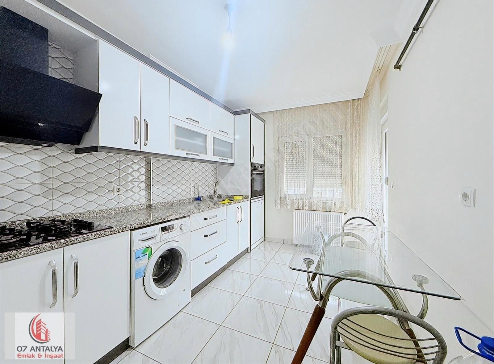 Kızılarıkda Cadde Dibinde Arakatta 135m2 Full Eşyalı Asansörlü
