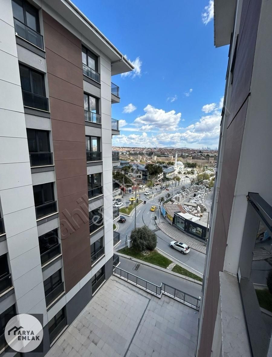 Arya Emlak'tan Telsiz Projesinde 2+1 70m2 Satılık Köşe Daire