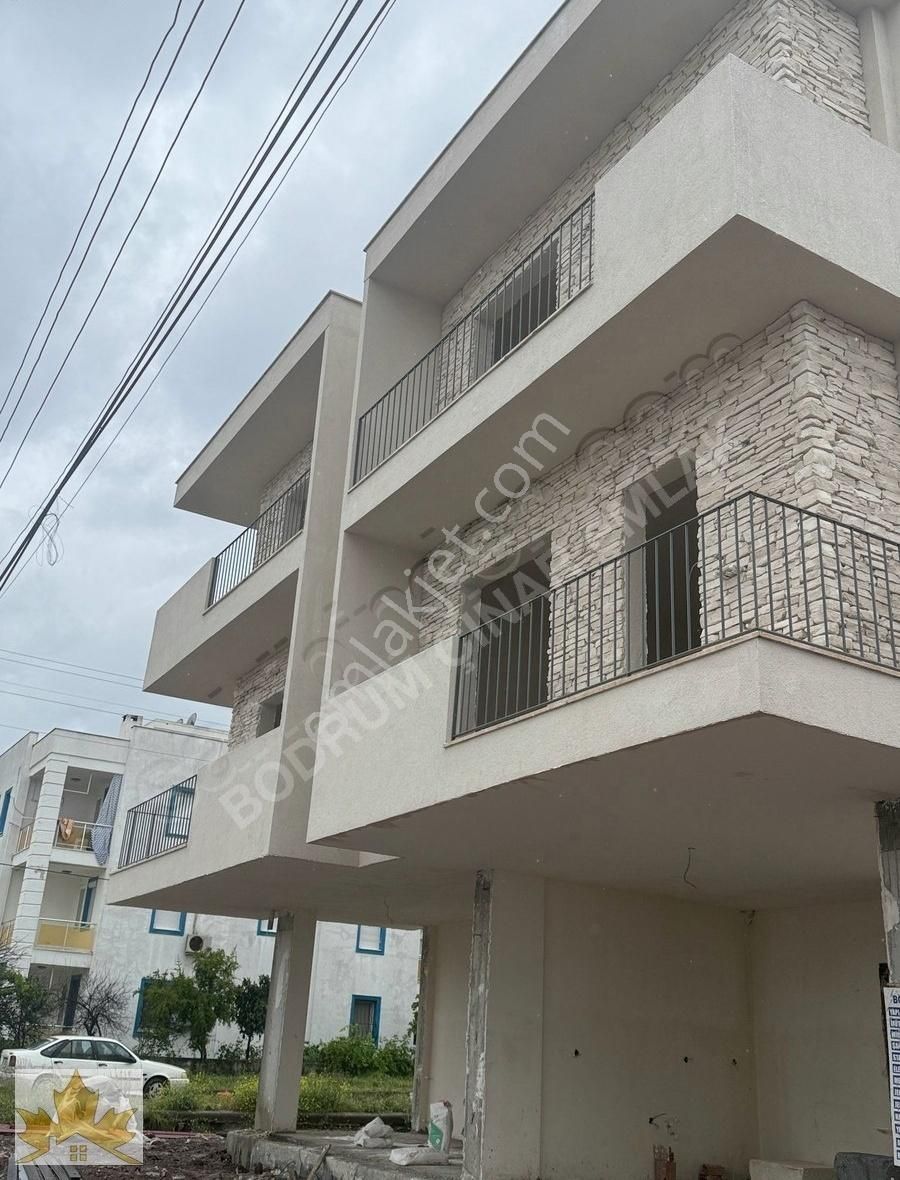 Çınar Emlaktan Mumcularda Kat Seçenekli Ana Cadde Arkasında 2+1