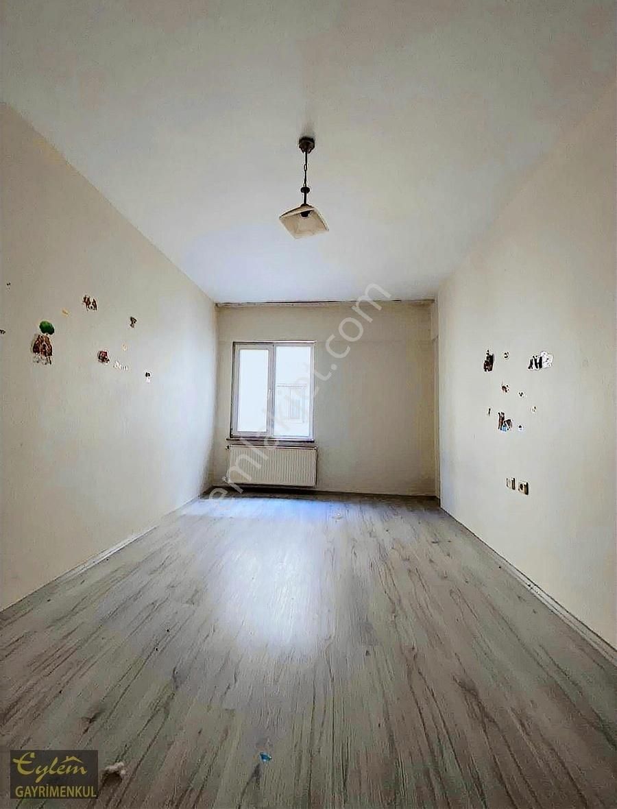 Eylem Gayrımenkul'den Altınova Cadde'de 2+1 Kiralık Daire