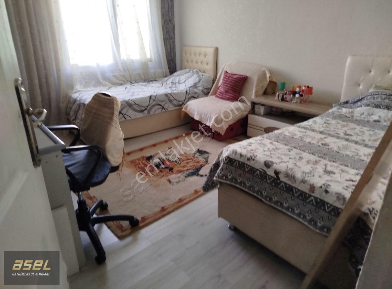 Asel Gayrimenkul'den İstiklal Mah. 2+1 Masrafsız D.gazlı Satılık