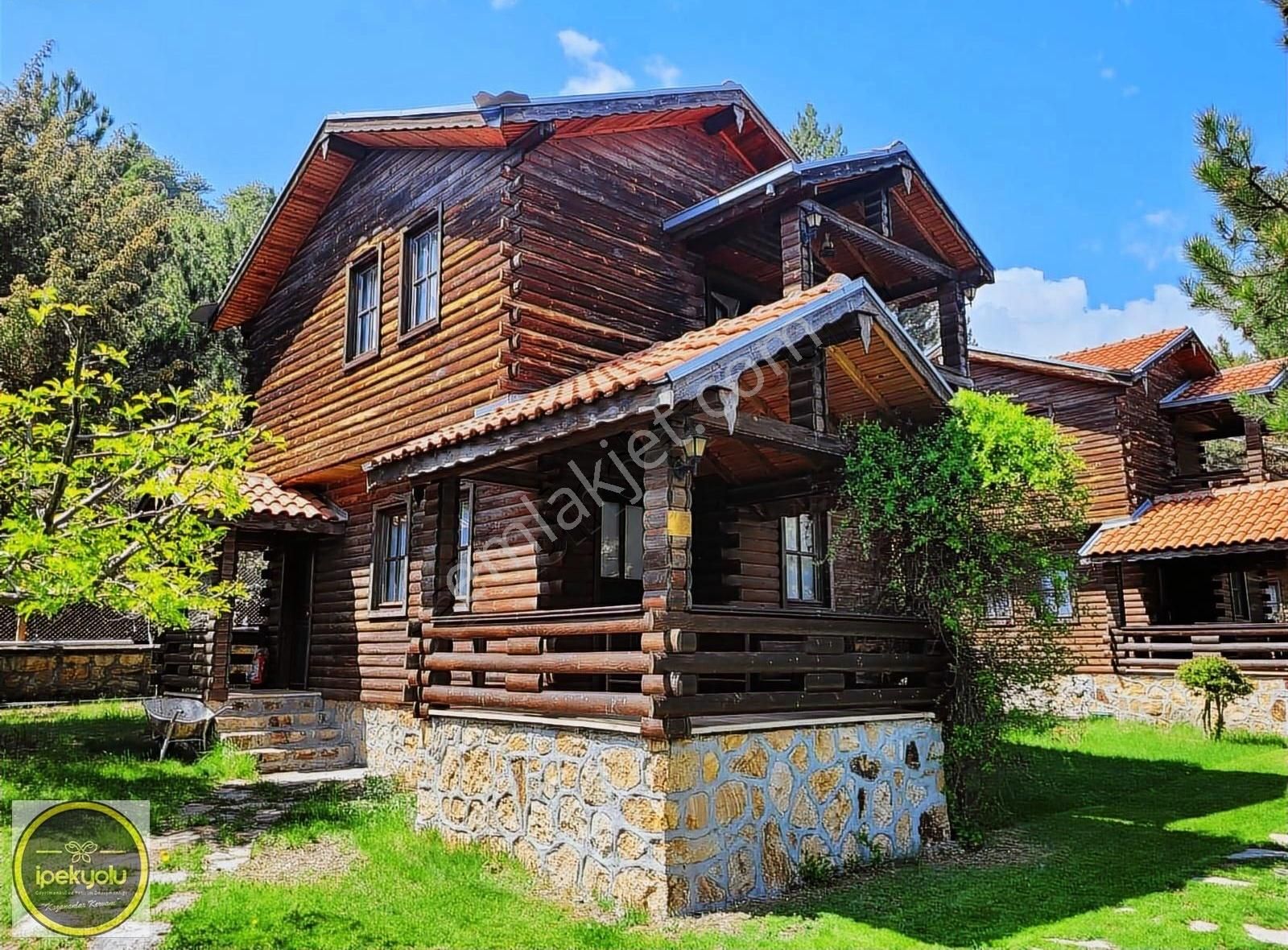 İpekyolu Gayrimenkulden 8025 M2 Devren Kiralık Turizm Tesisi
