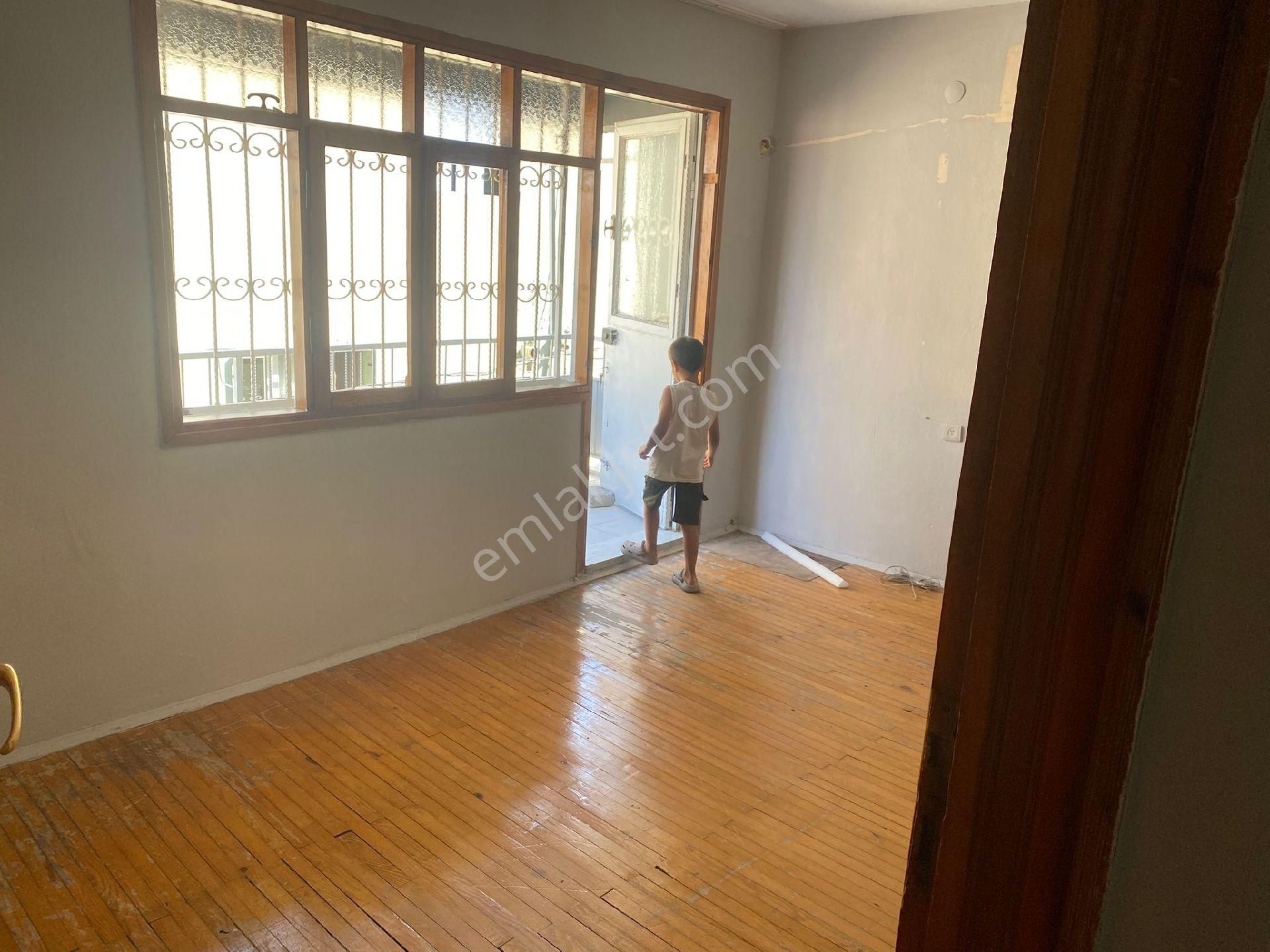 Gazi Meydanı 2+1 80 M2