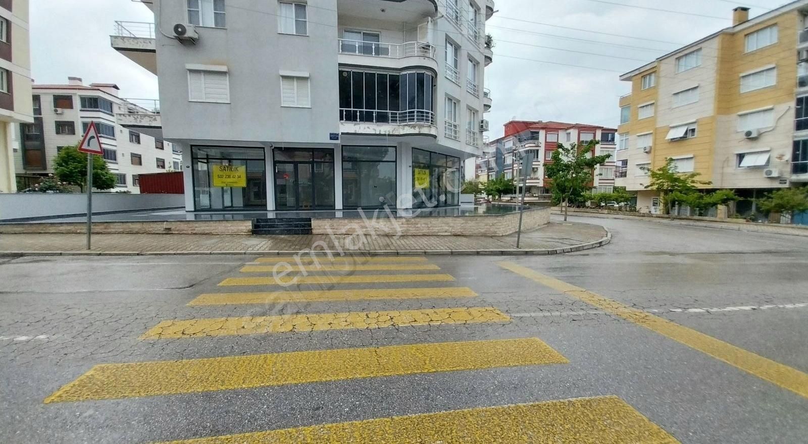 Ersoy Emlak'tan Bulvar Üzeri Köşe Konumlu Ķaçırılmayacak Dükkan