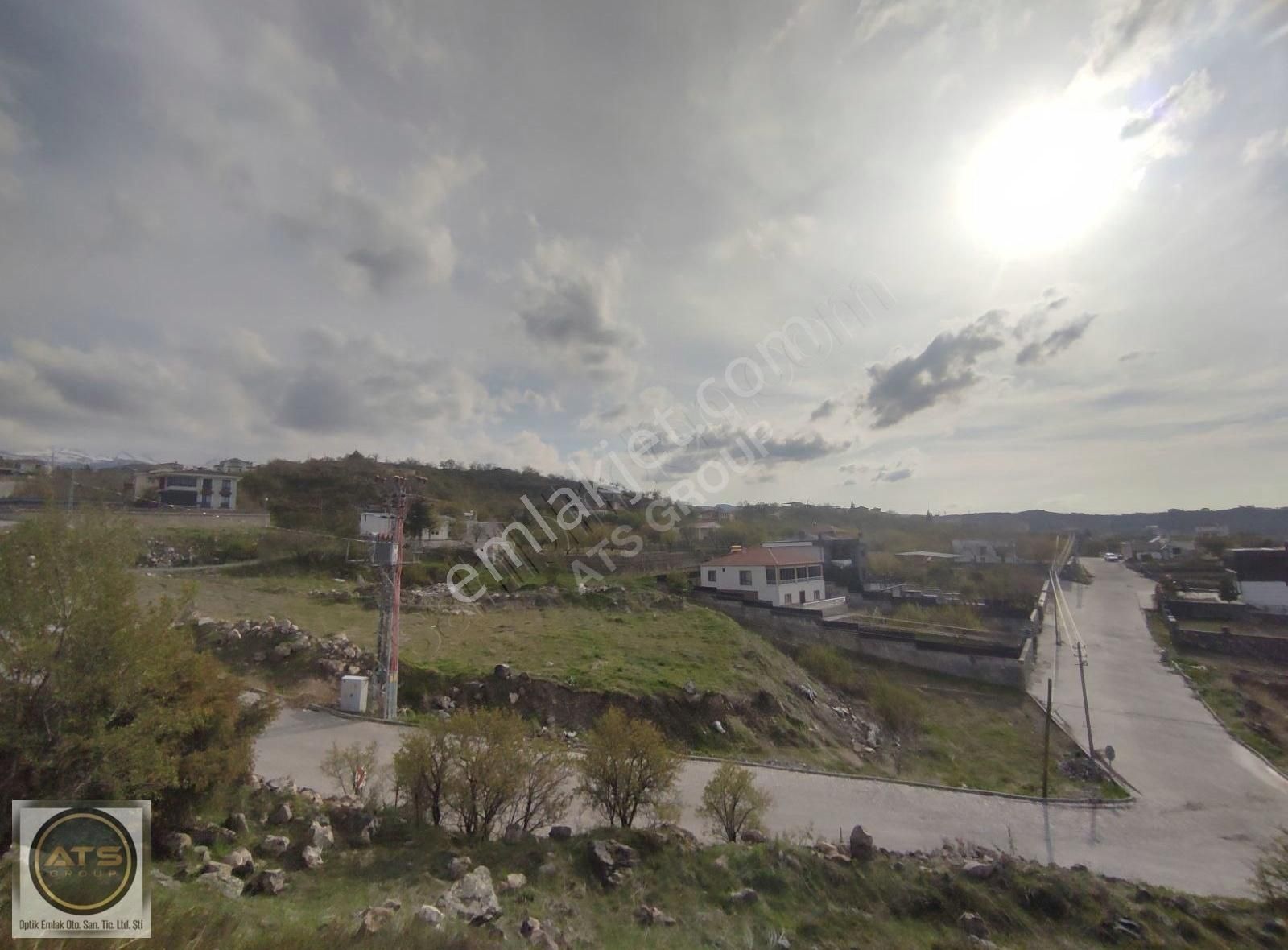 Ats'den Yerleşim Alanı İçinde 613 M² Villa Parseli
