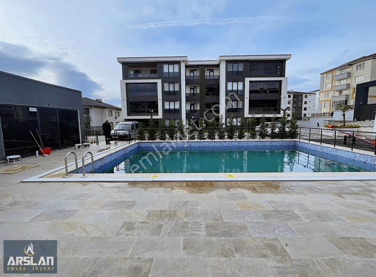İnegöl Alanyurt Fatih Mah.3+1,145m2,2.kat,site İçi,satılık Daire