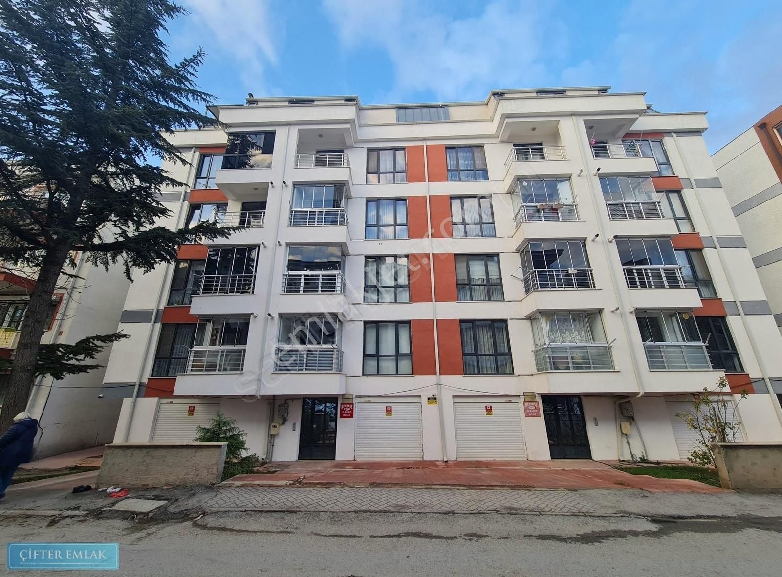 Ali Çifter' Den Vişnelik Mahallesinde Satılık 2+1 Kombili Daire