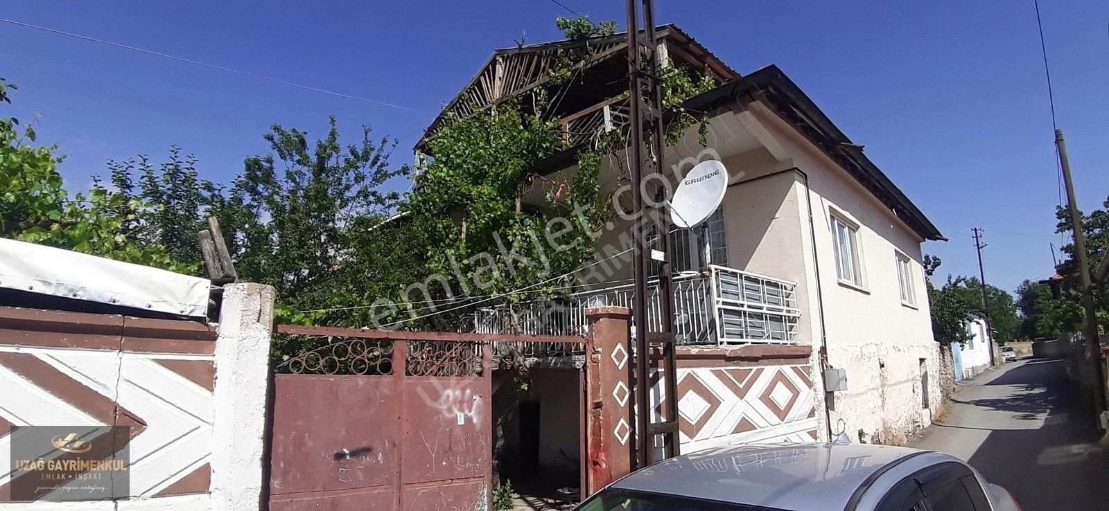Uzağ Gayrimenkul-yeşil Mah. 900 M2 Satılık Müstakil Ev Ve Arsası