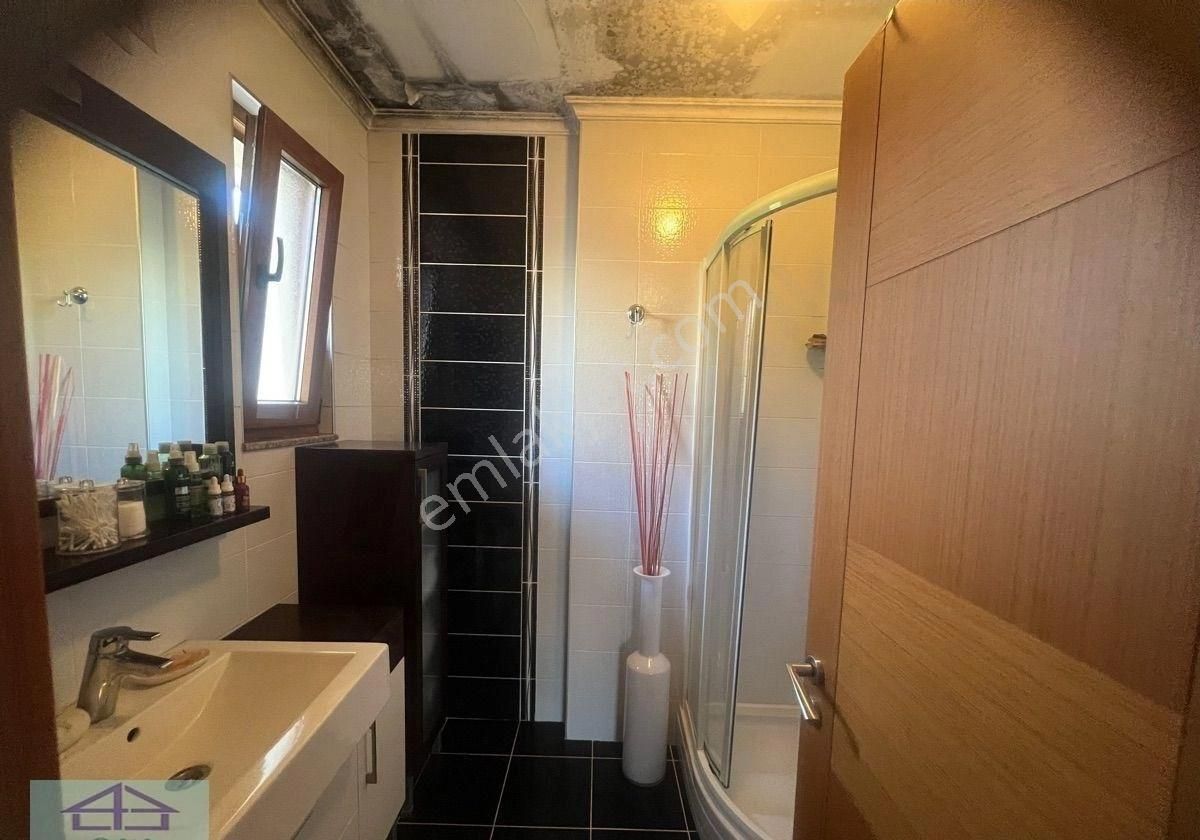 Elite’den Butik Sitede Boğaz Ve Havuz Cepheli Çatı Dubleksi - Görsel 30