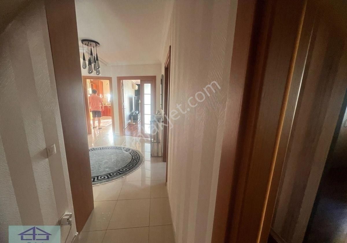 Elite’den Butik Sitede Boğaz Ve Havuz Cepheli Çatı Dubleksi - Görsel 23