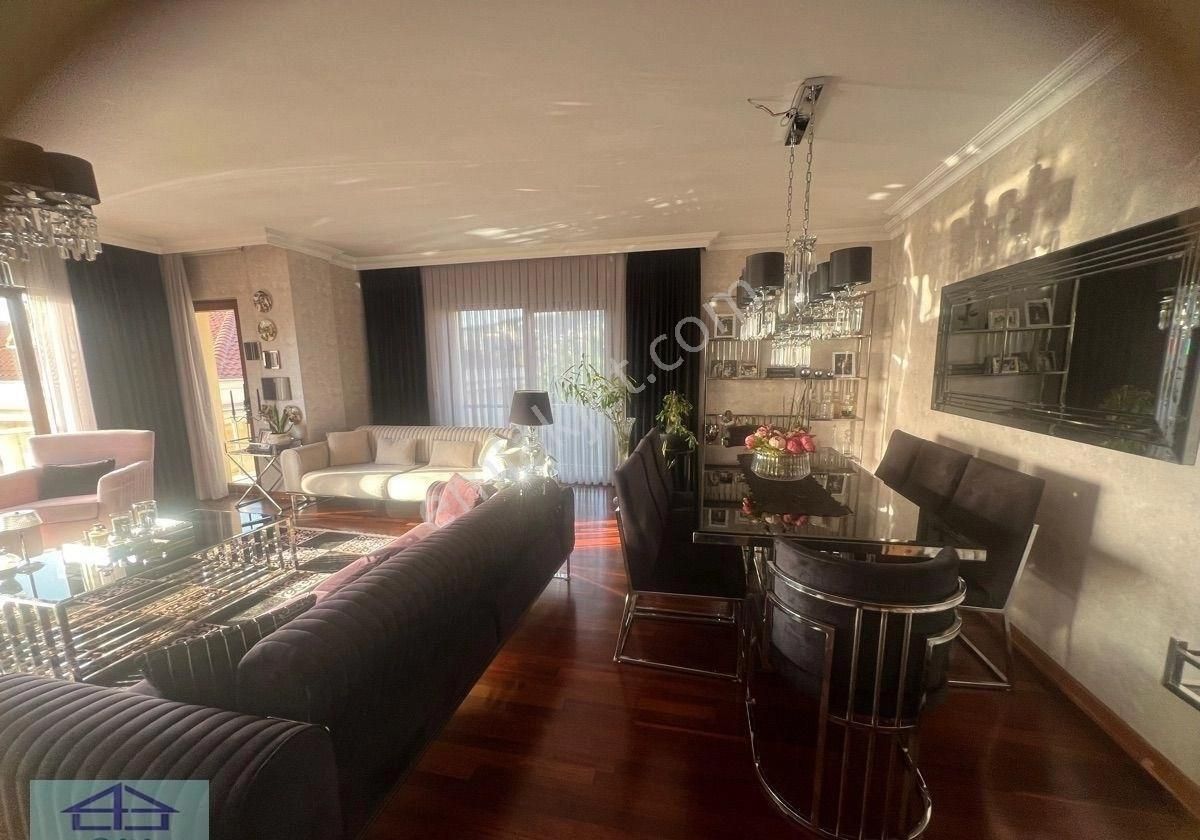 Elite’den Butik Sitede Boğaz Ve Havuz Cepheli Çatı Dubleksi - Görsel 14