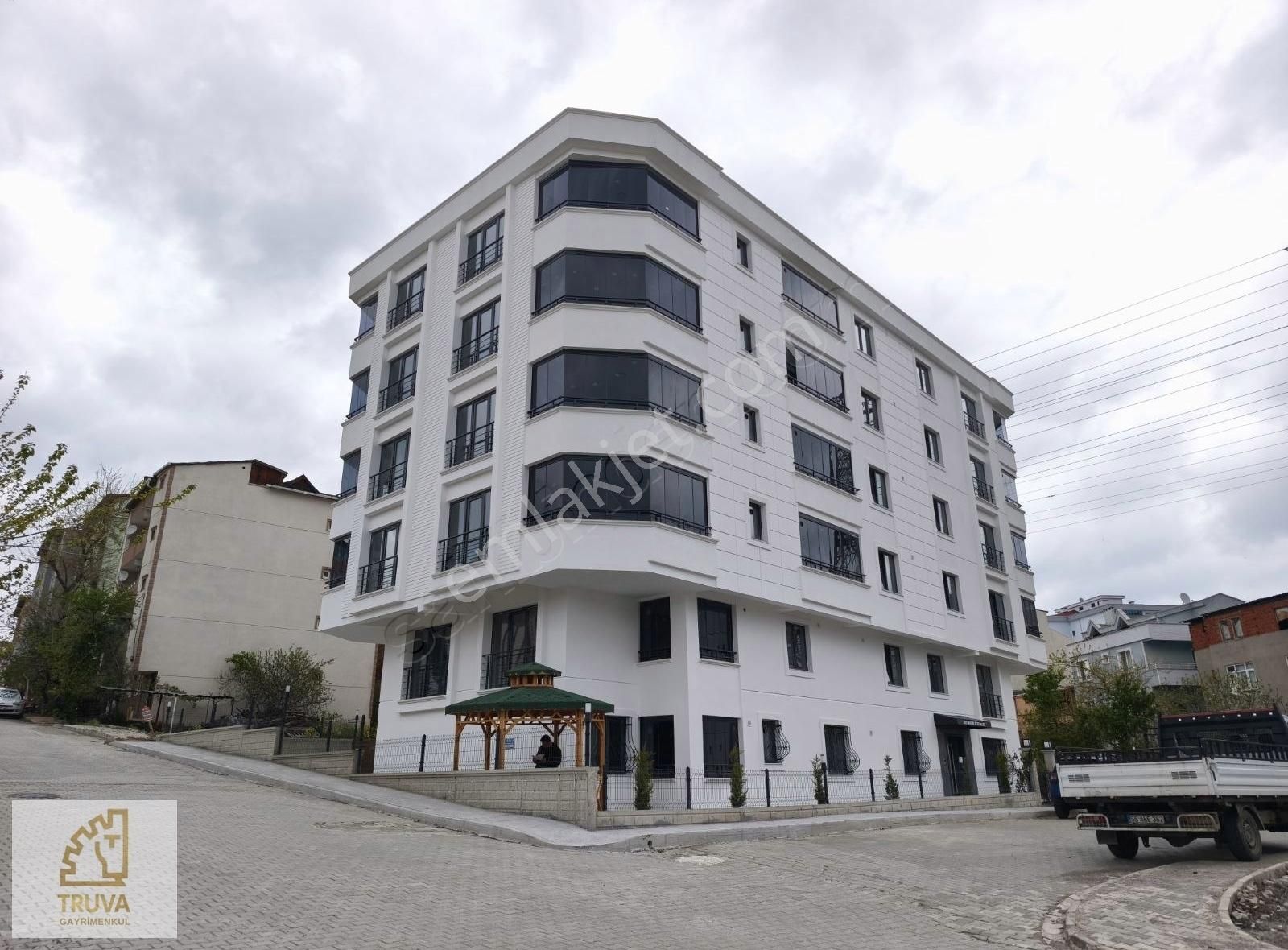 Truva//nazım Demirci'den İlkadım K. Karabekir Satılık 2+1 Daire