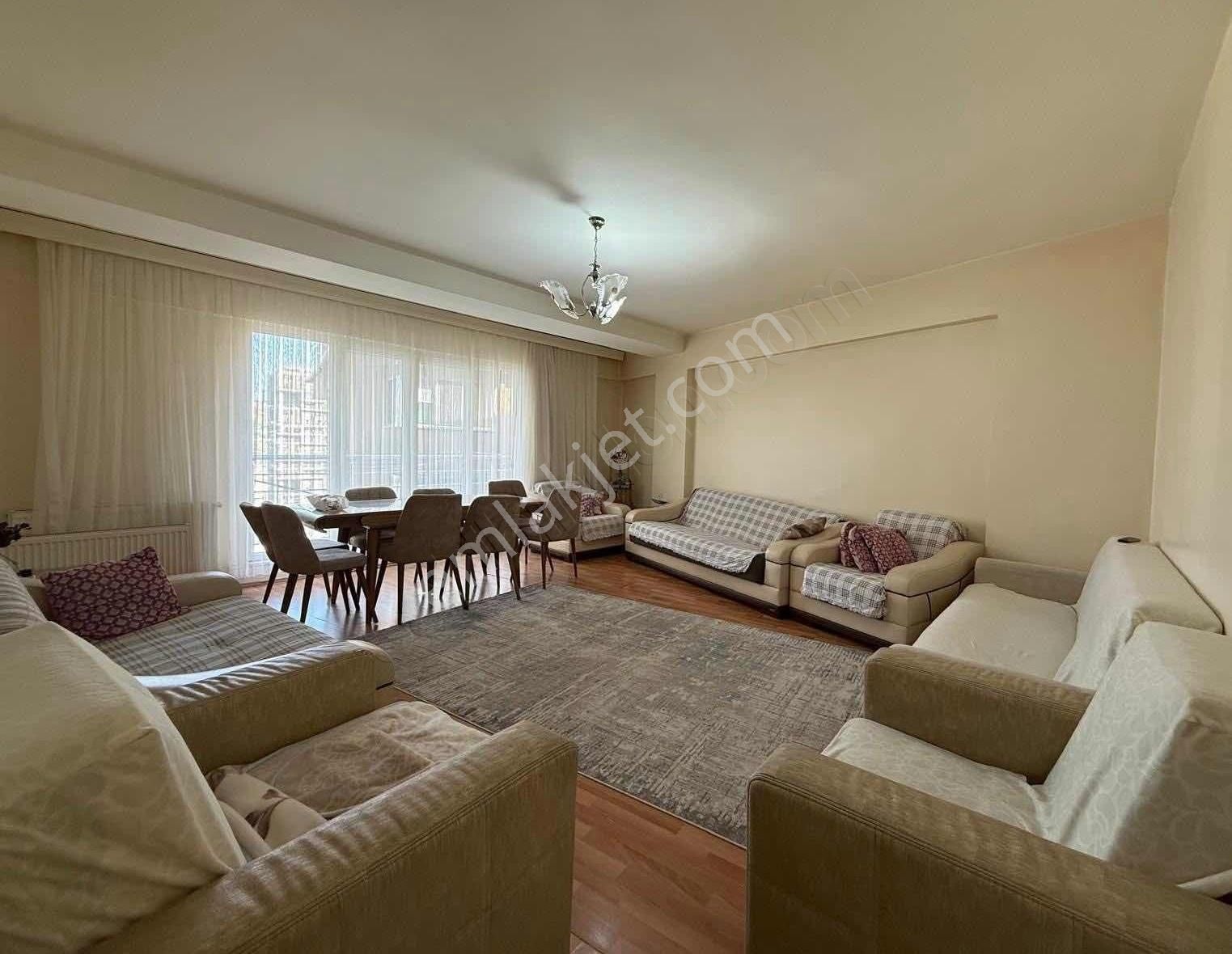 Fırsat 3+1 120m2 Daire Metro Metrobüs Ve Axis Avm'ye 6'dk Yürüme