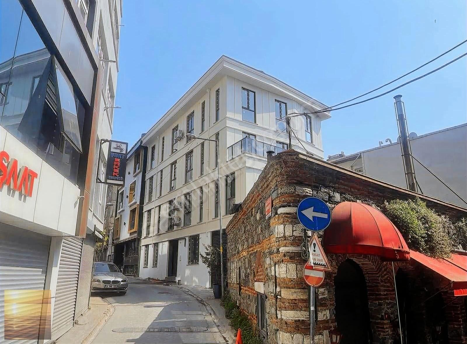 Yılmaz Grouptan Sıfır Düz Ayak Metrobüs Yanı 2+1 Daire