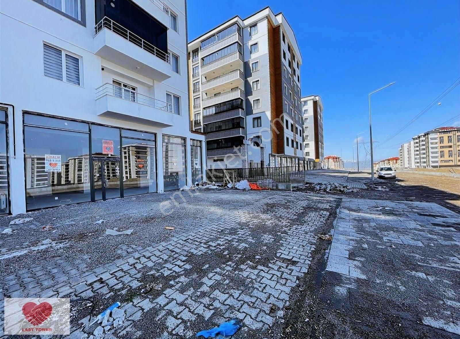 Düz Giriş-vitrin Geniş Tabela Değeri Yüksek Kiralık İşyeri