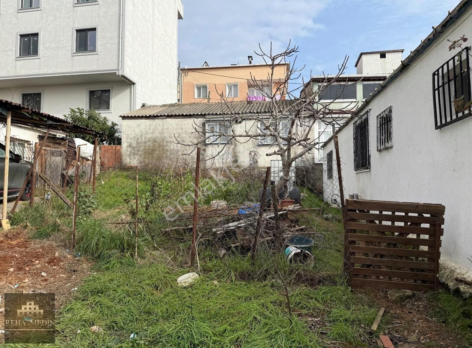 Tuzla, Orhanlı'da Satılık 124 M2 Konut İmarlı Arsa