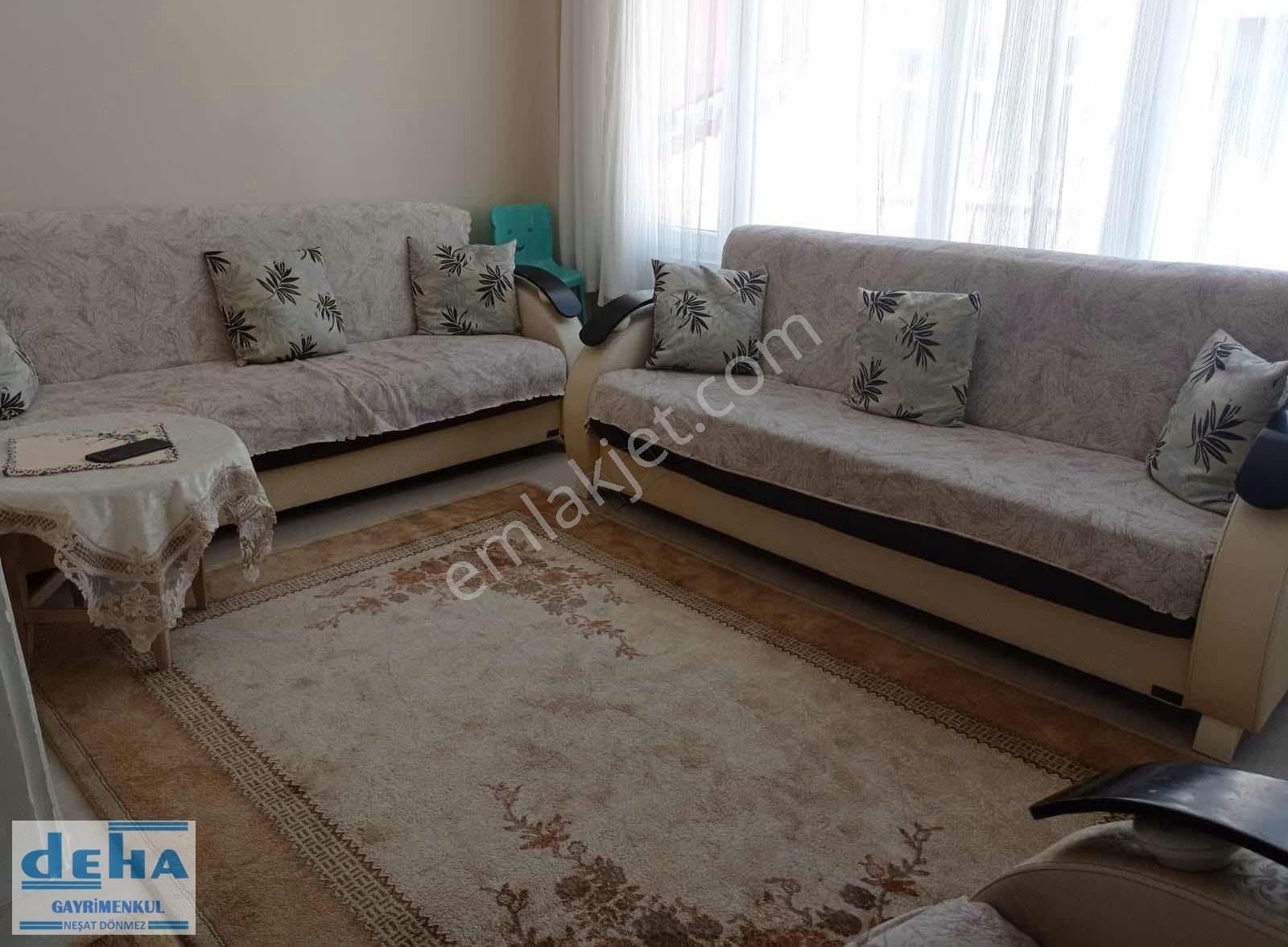 Deha Emlak'tan Hırka-i Şerifte 3. Kat. Temiz Daire. 2+1
