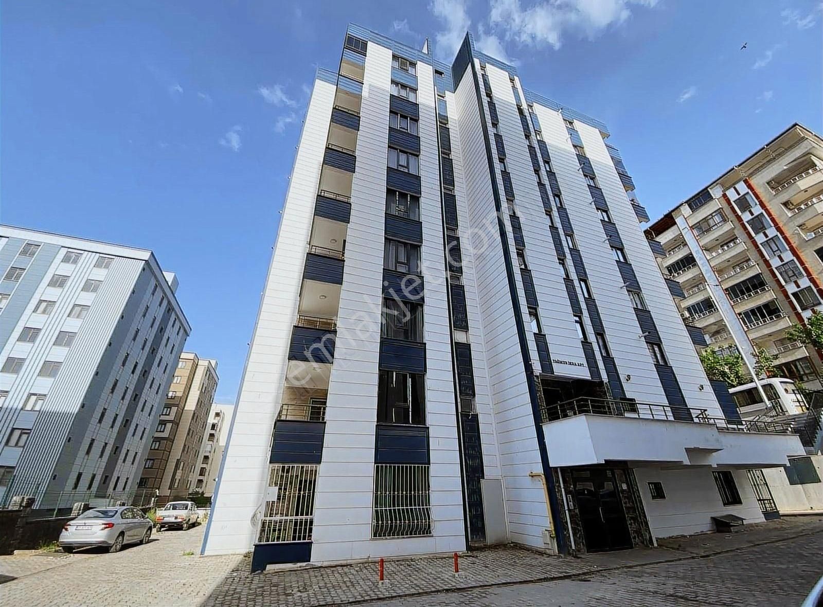 Cadde 17 Emlaktan Satılık 2+1 Daire Fırsatı