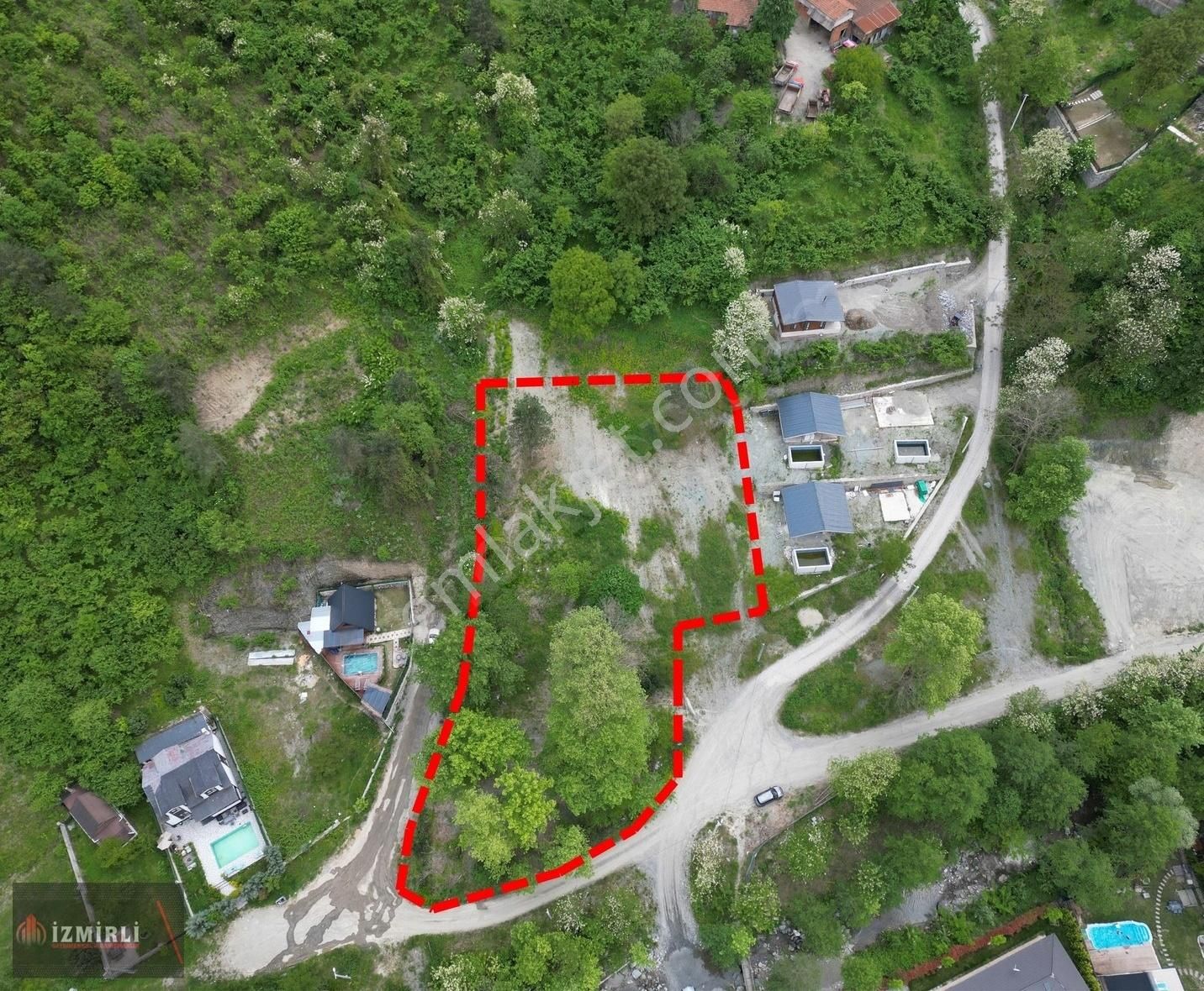 Sapanca Fevziye Dere Kenarında İmarlı 2.945 M2 Satılık Arsa