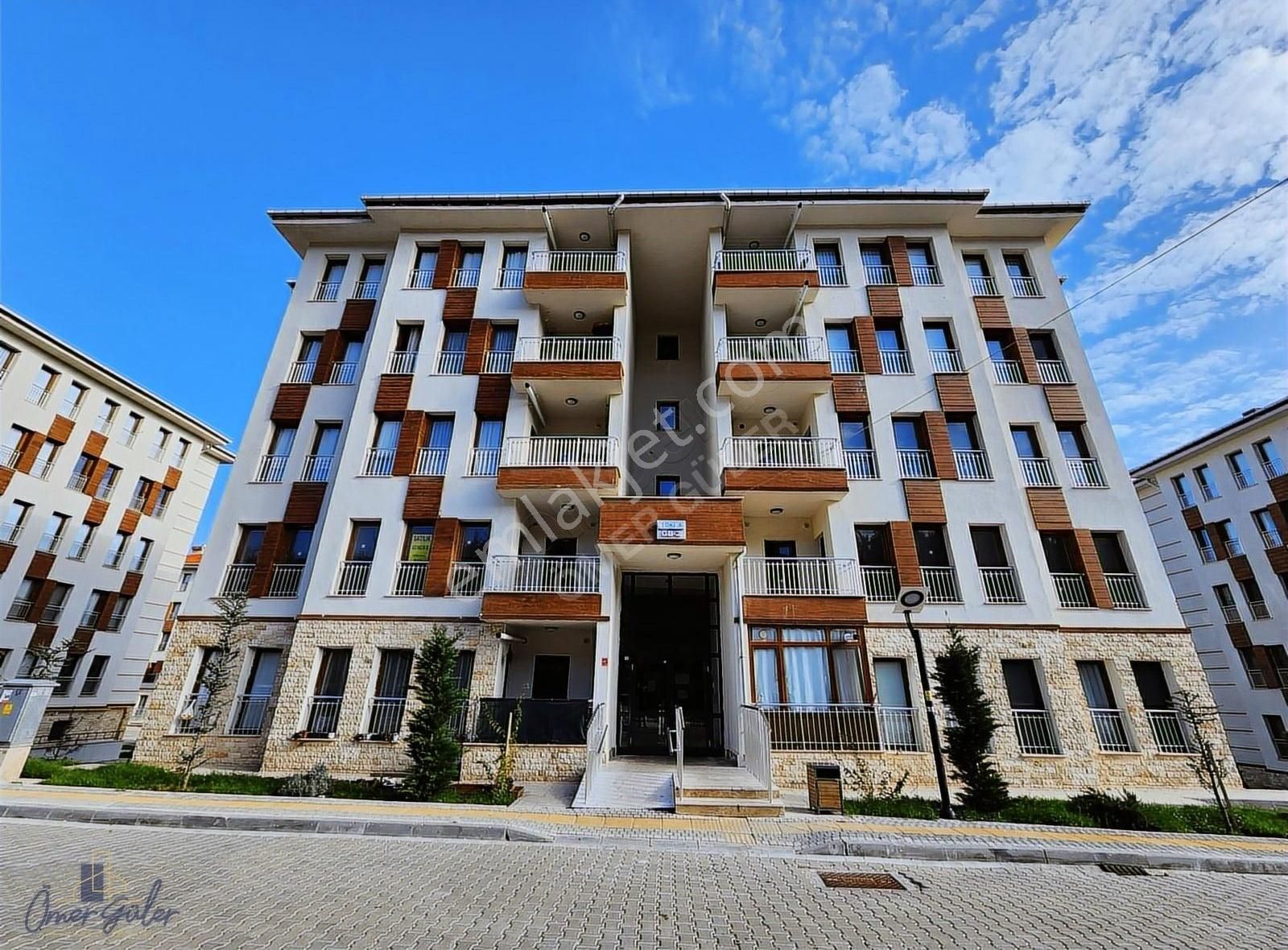 Güler^den Balıkesir-susurluk-toki'de 1.kat 2+1 11.500 Kira Getir