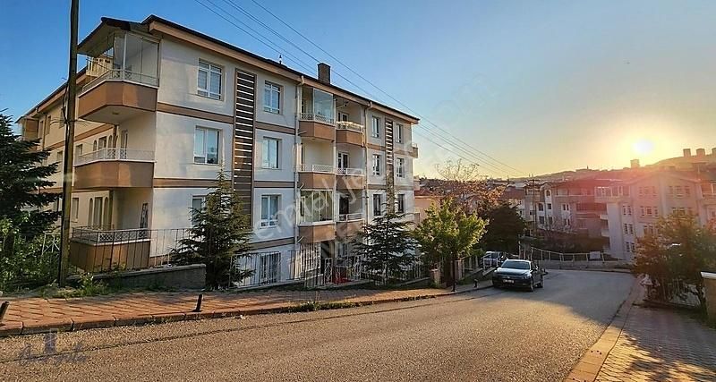 Güler^den Keçiören Güçlükayada 3.katta 120m2 Doğu-kuzey Merkezii