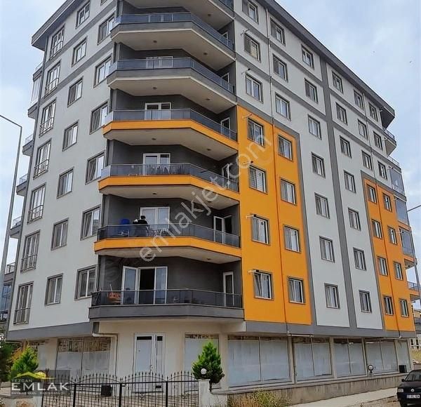 Tekzen'de Ara Kat Ebeveyn Banyolu 2+1 Kiralık Daire