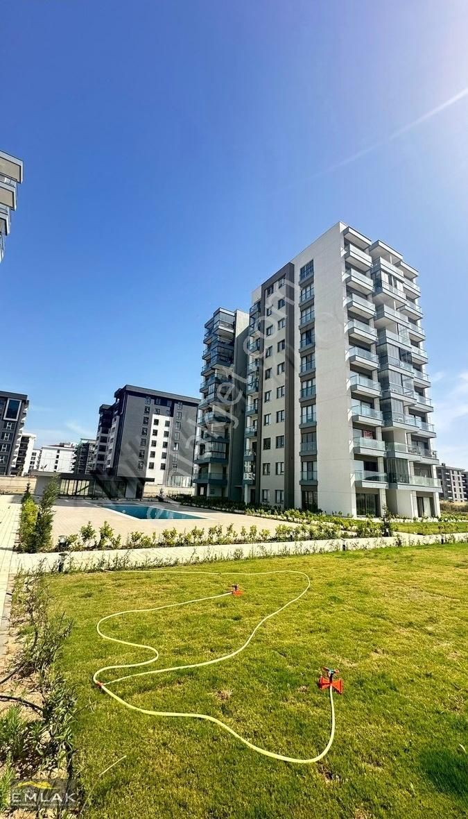Esenler Platınyum Sitesinde Geniş 3+1 Bahçe Katı