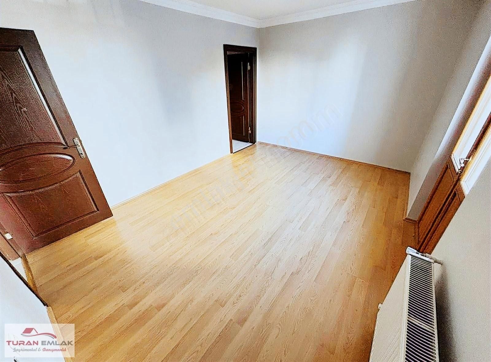 Turan'dan Selim Caddesinde 3+1 Geniş Kiralık Site Dairesi***