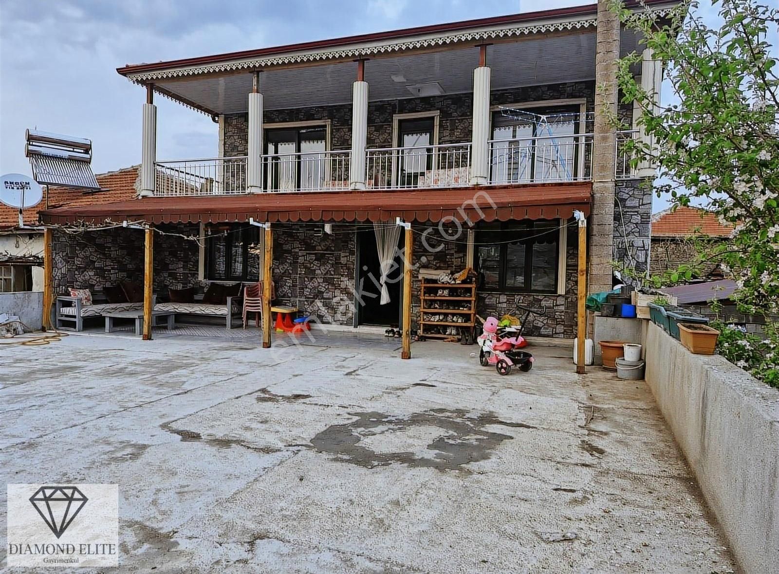 D.e. Den Eşyalı Sıfır Müstakil 3 Katlı 444 M2 4+1 Ev 4 Depo