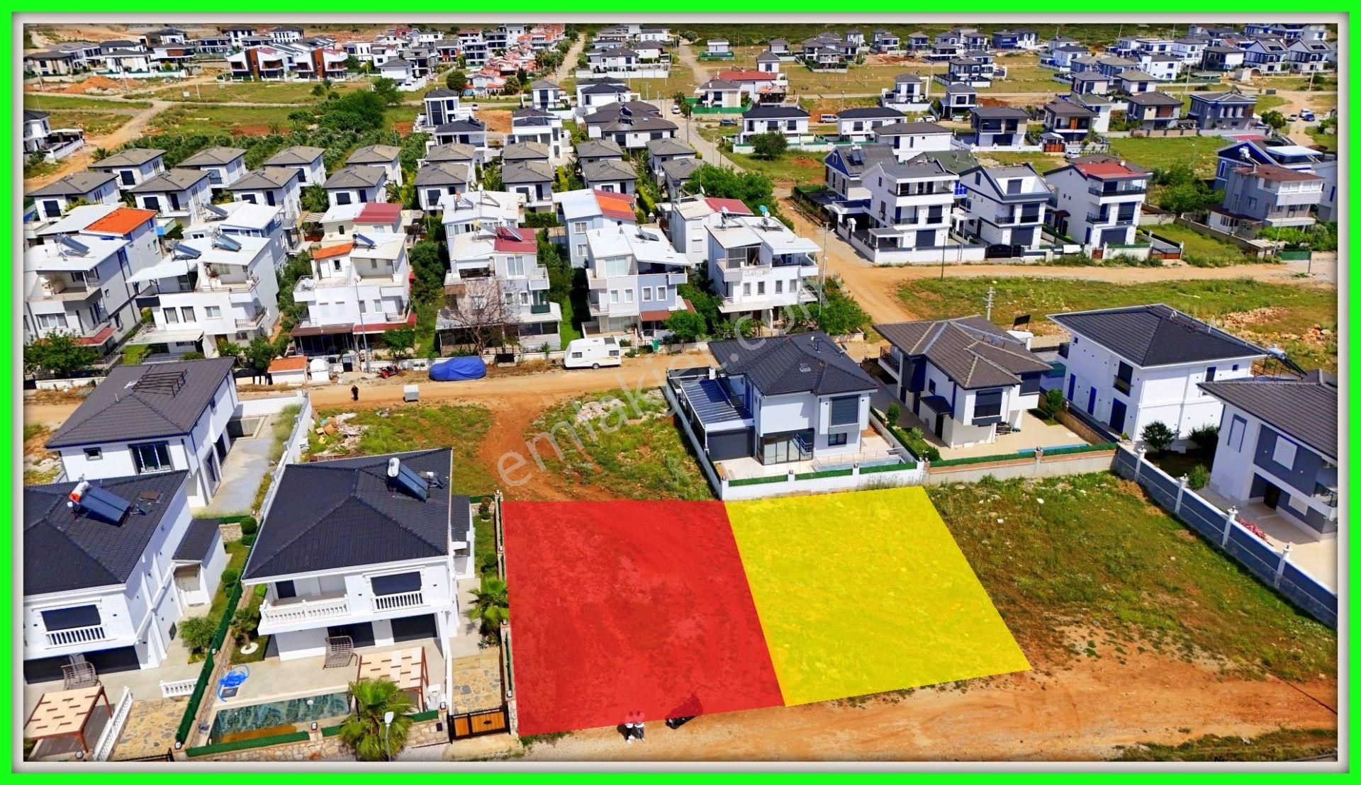 Didim Efeler Mahallesi'nde Satılık 2 Adet 300 M² Villa Arsası