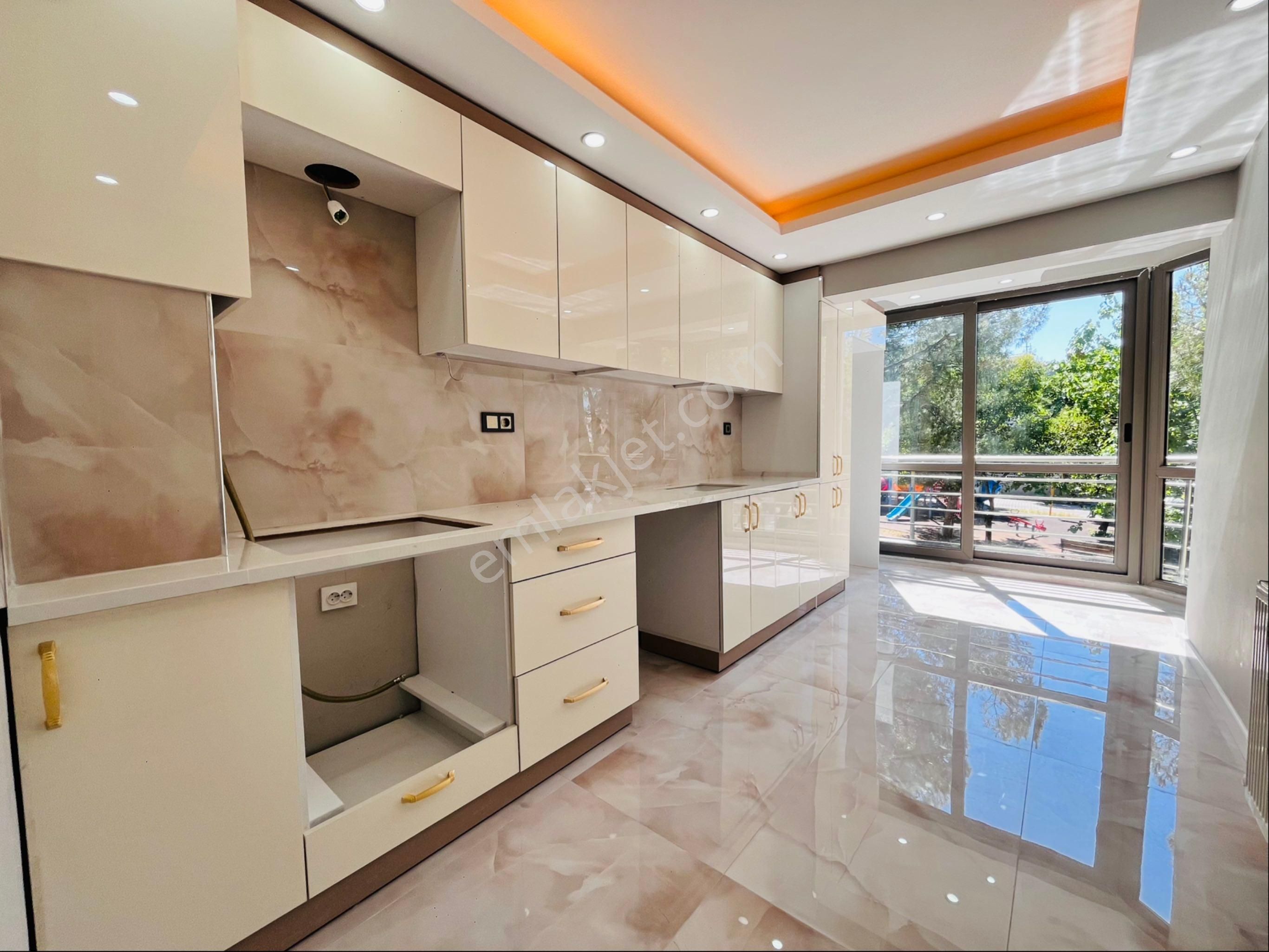 75.yıl Mh. 3+1 Önü Açık Parka Bakan Arakat Ultra Lüx Daire