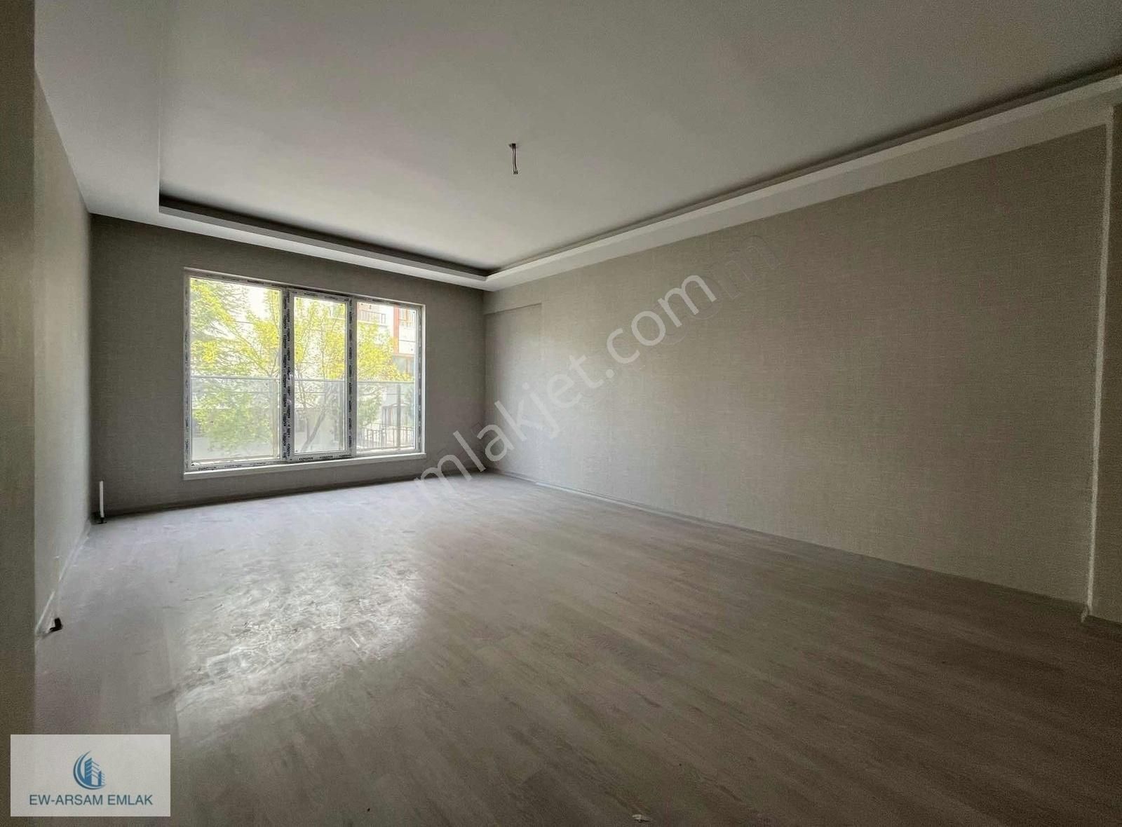 Ew Arsam'dan Köşe Başı, 1. Kat Ön Cephe ,asansörlü,sıfır Daire!!