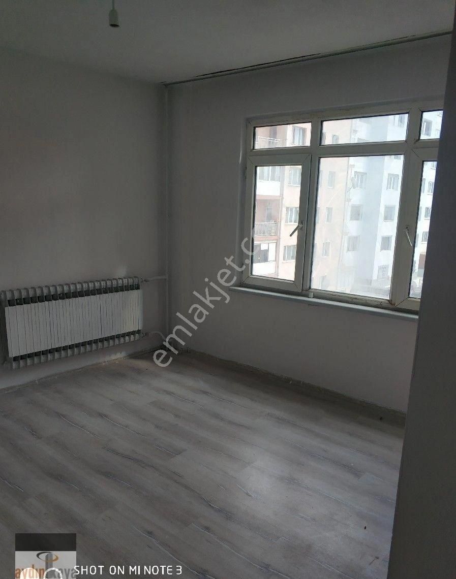 Deliklitaş'ta Asarcıklı Yanı Kiralık 2+1 Balkonlu Daire