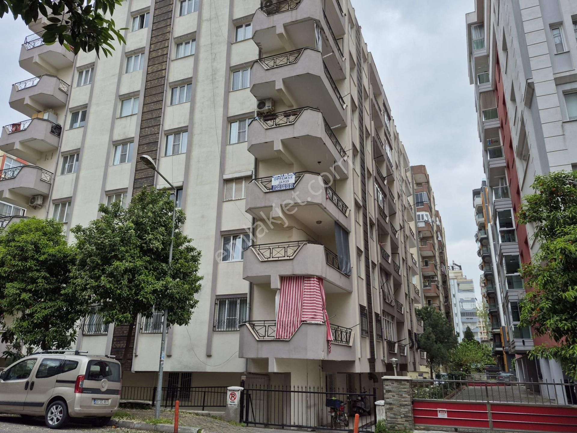 Yedieylül Mahallesinde Satılık Ara Kat Daire