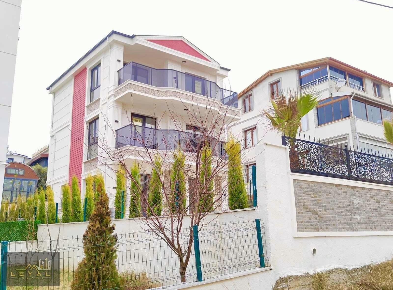 ꧁leyalgrup"dan Denize Nazır,geniş Bahçeli Havuzlu Müstakil Villa - Görsel 27